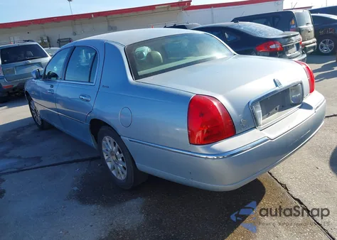 2007 Lincoln Town Car Signature from USA, damaged, VIN 1LNHM81V97Y609417